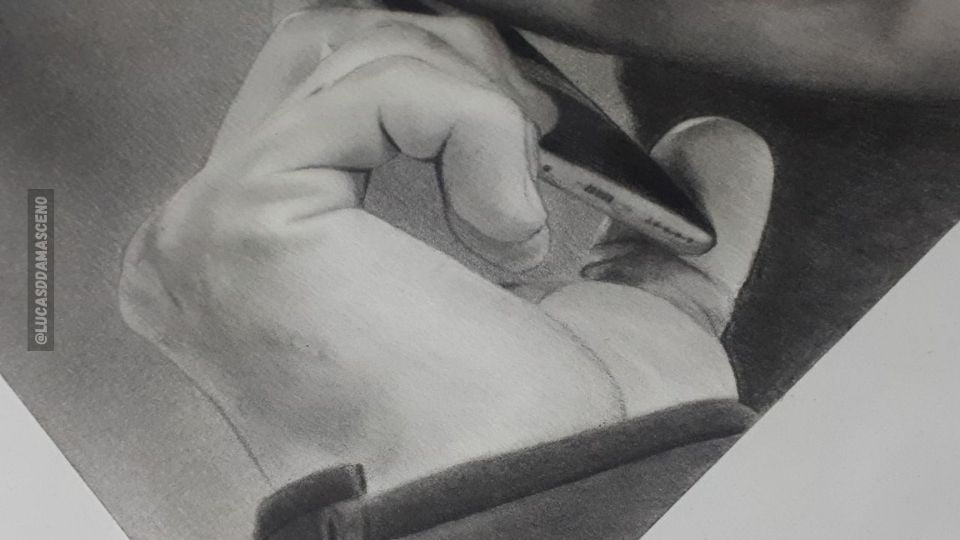 Desenho de uma mão realista, ilustrando a importância do treino regular.