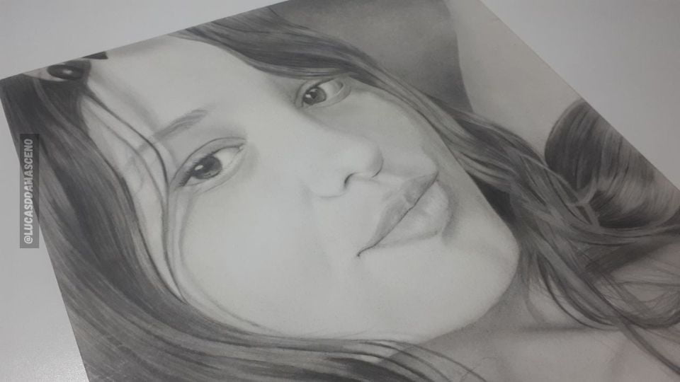 Encomenda de desenho realista que fiz, ilustrando os benefícios de começar por esse estilo.
