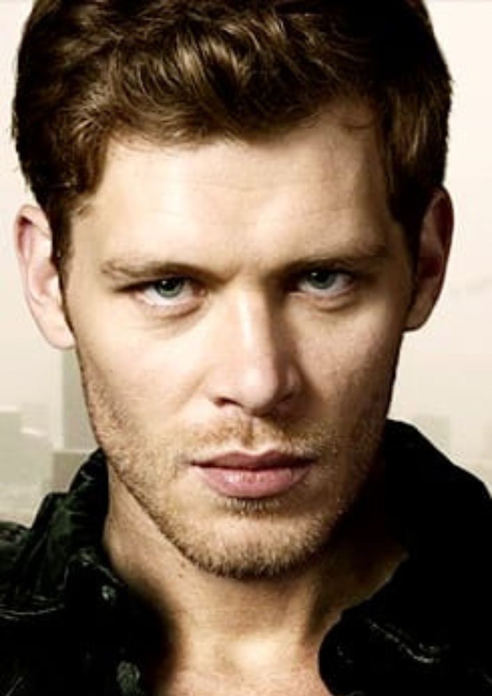 Foto ruim do Klaus Mikaelson da série The Originals, ilustrando uma referência com baixa qualidade.